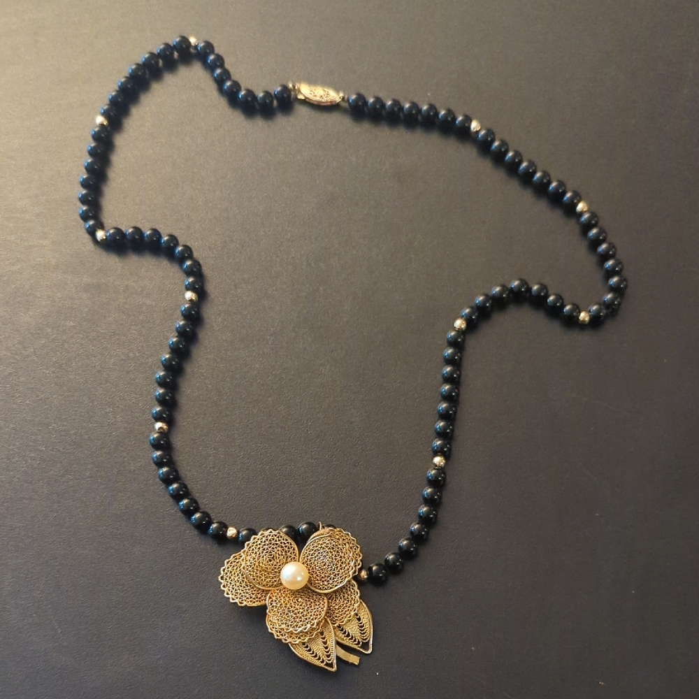 Black Onyx/14kt Gold Bead with 1940 Roled Gold Filigree/Cultured Pearl Pendant